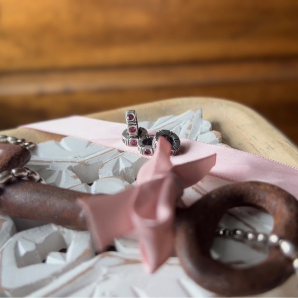 Sold - Picture 4 of 8